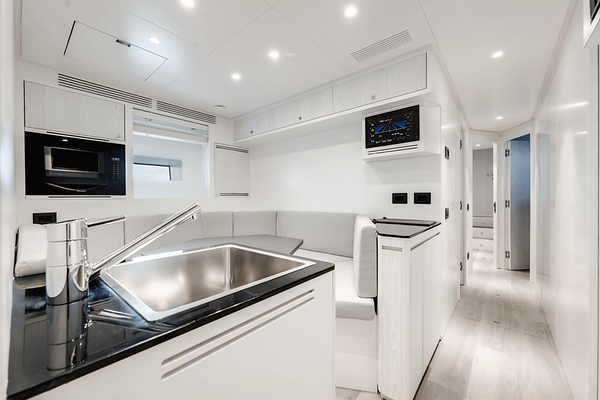 Azimut Grande + Jacuzzi