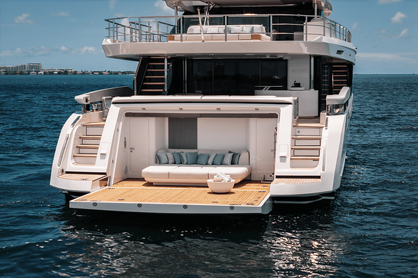 Azimut Grande + Jacuzzi