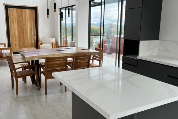 GUATAPE PARTY HOUSE