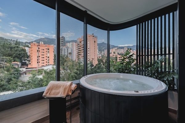 MEDELLIN-Modern PROVENZA +Jacuzzi